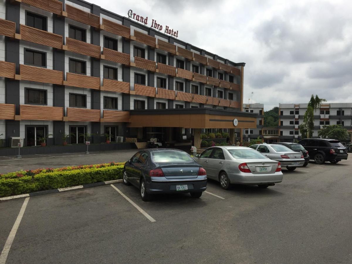 Room in Lodge - Grand Ibro Hotel Abuja Jabi Buitenkant foto